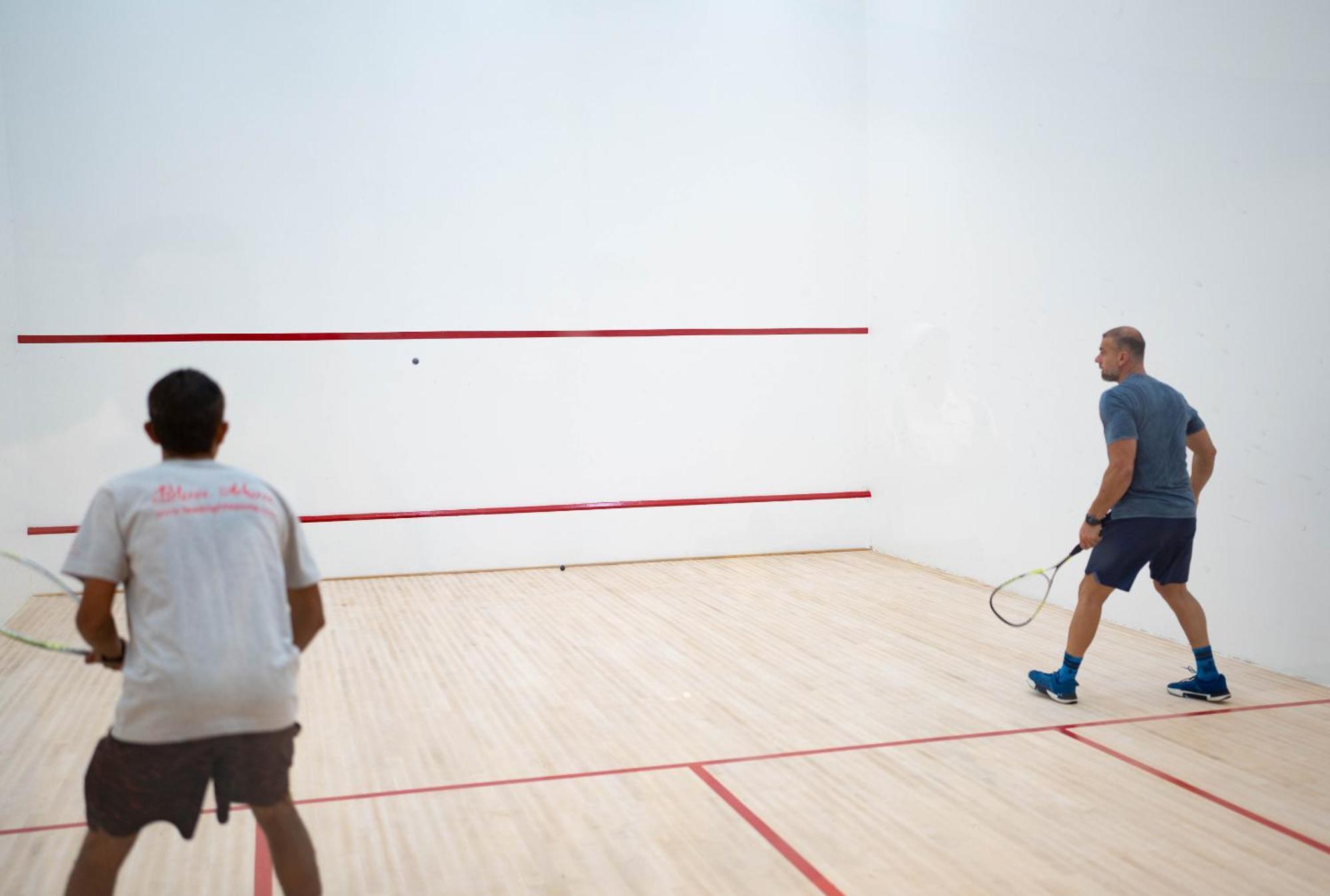 فندق الشاطىء روتانا - أبوظبي أبو ظبي المظهر الخارجي الصورة Squash players