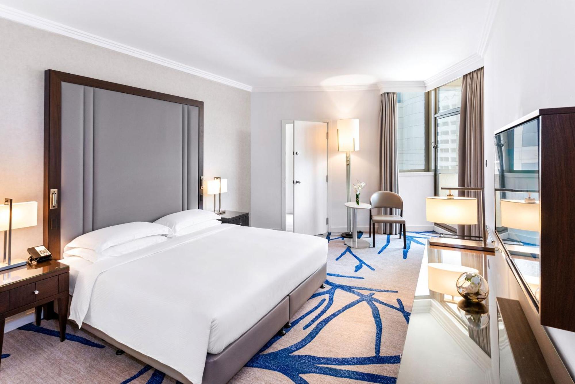 فندق الشاطىء روتانا - أبوظبي أبو ظبي المظهر الخارجي الصورة A bedroom at the hotel