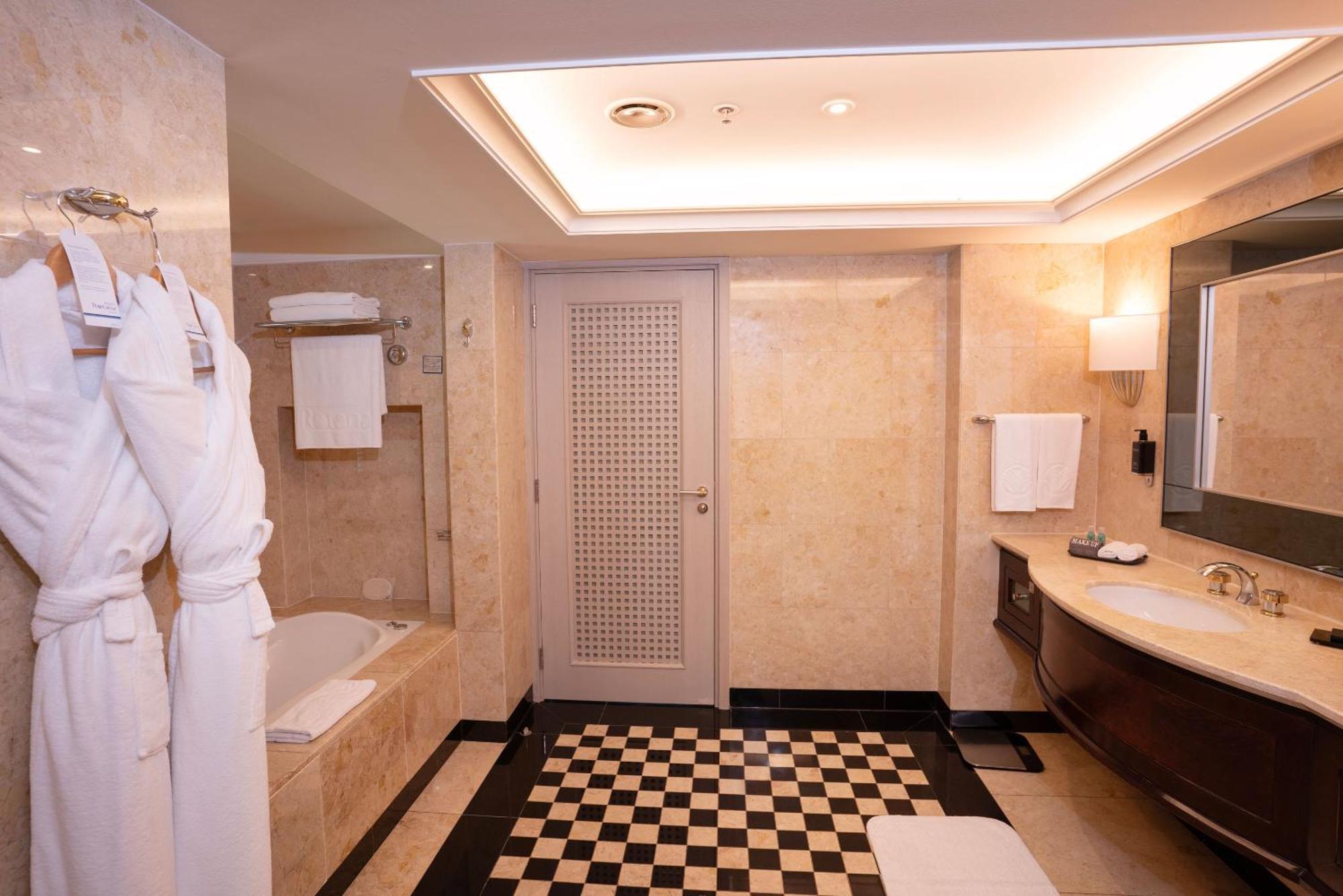 فندق الشاطىء روتانا - أبوظبي أبو ظبي الغرفة الصورة Bathroom
