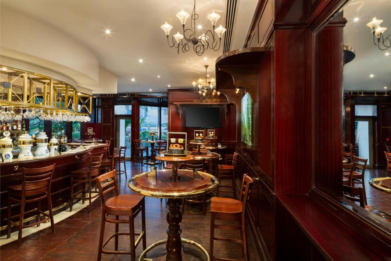 فندق الشاطىء روتانا - أبوظبي أبو ظبي المظهر الخارجي الصورة The interior of the bar